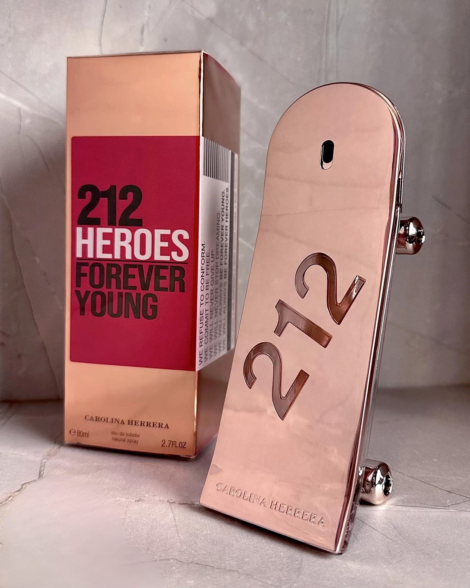 Perfume Carolina Herrera 212 Men Heroes Forever Young Eau de Toilette Masculino 50ML