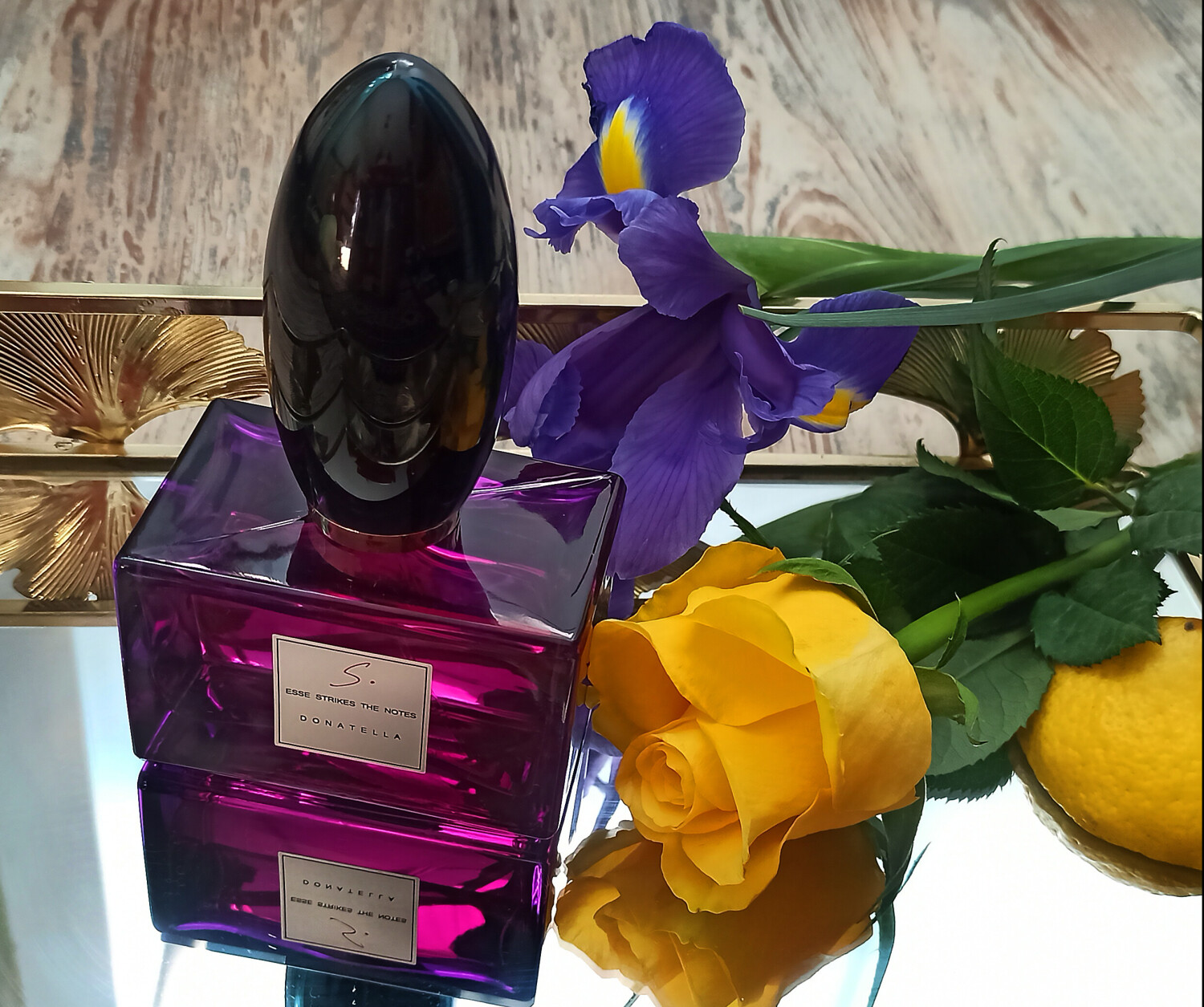 Perfume Esse Strikes The Notes Donatella Eau de Parfum Feminino 100ML