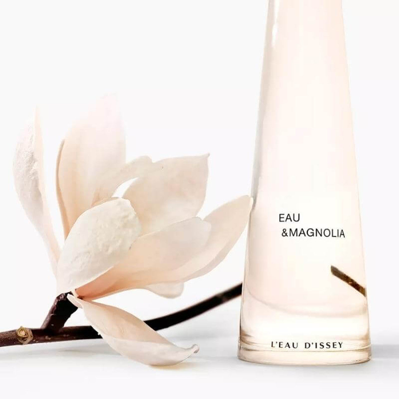Perfume Issey Miyake L'Eau D'Issey Eau & Magnolia Eau de Toilette Intense Feminino 50ML