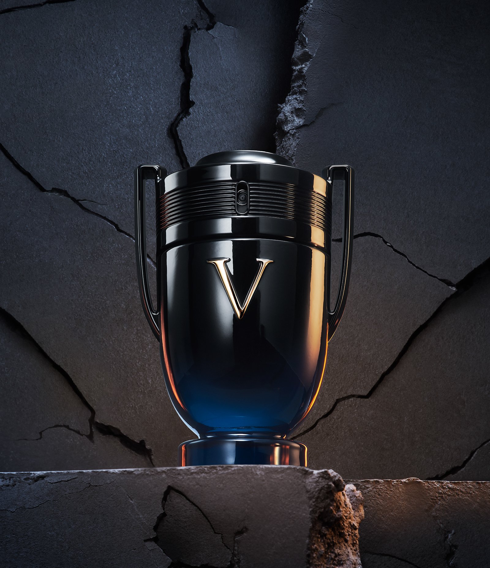 Perfume Paco Rabanne Invictus Victory Elixir Parfum Intense Masculino 200ML