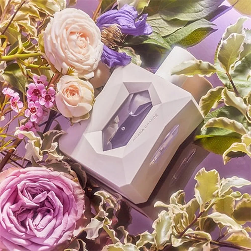 Perfume Ariana Grande God Is A Woman Eau de Parfum Feminino 100ML